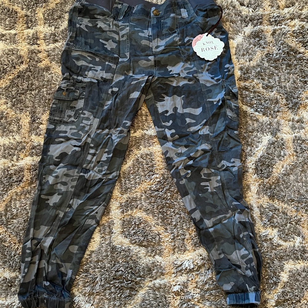 NWT Knox Rose casual pants